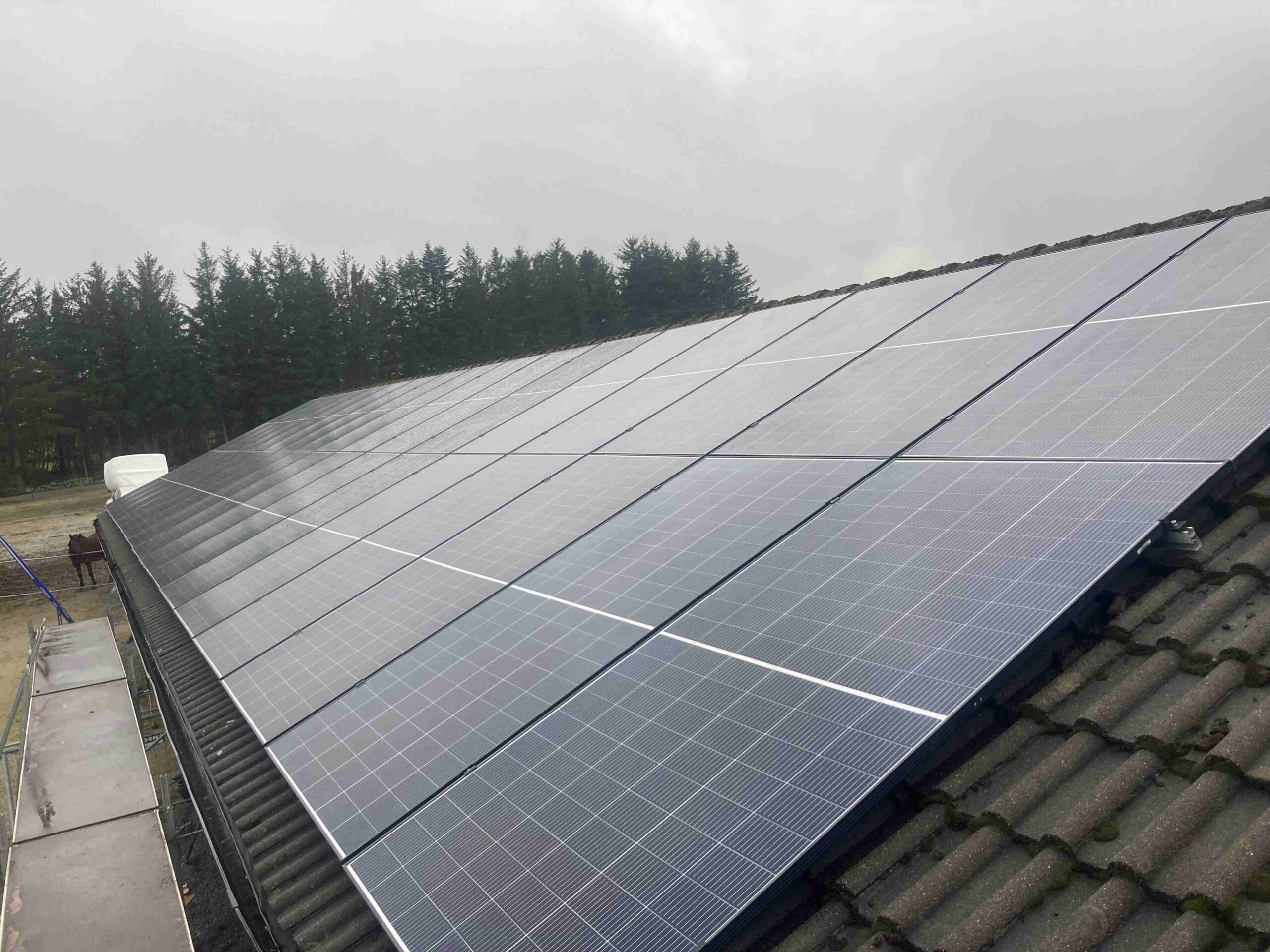 Ferdig solcelleanlegg på stal 23kwp