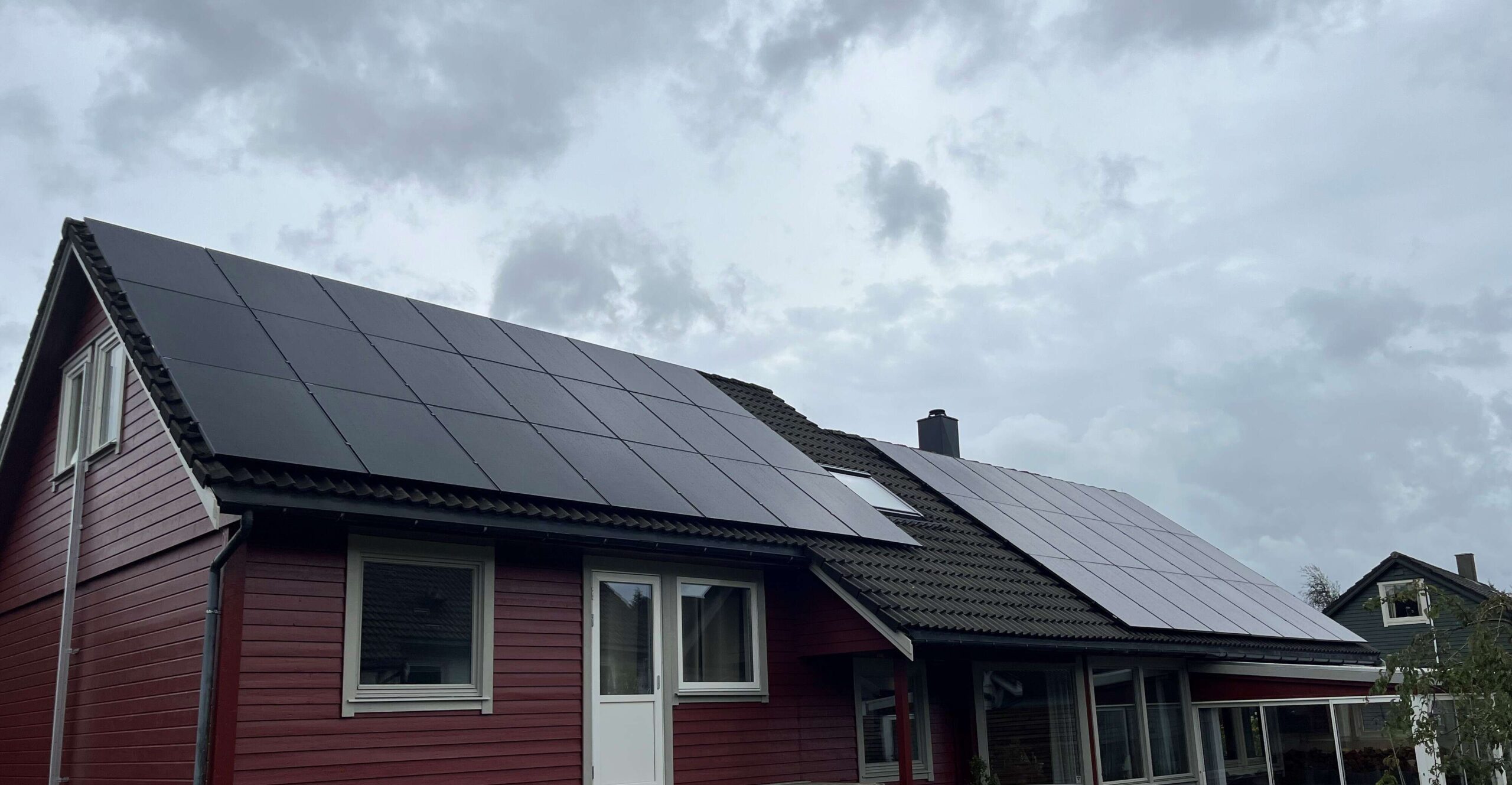 Solcelleanlleg på 28Kwp bolighus vest